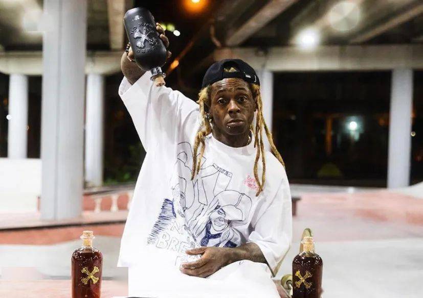 川普卸任前夕特赦两位rapper!_lil