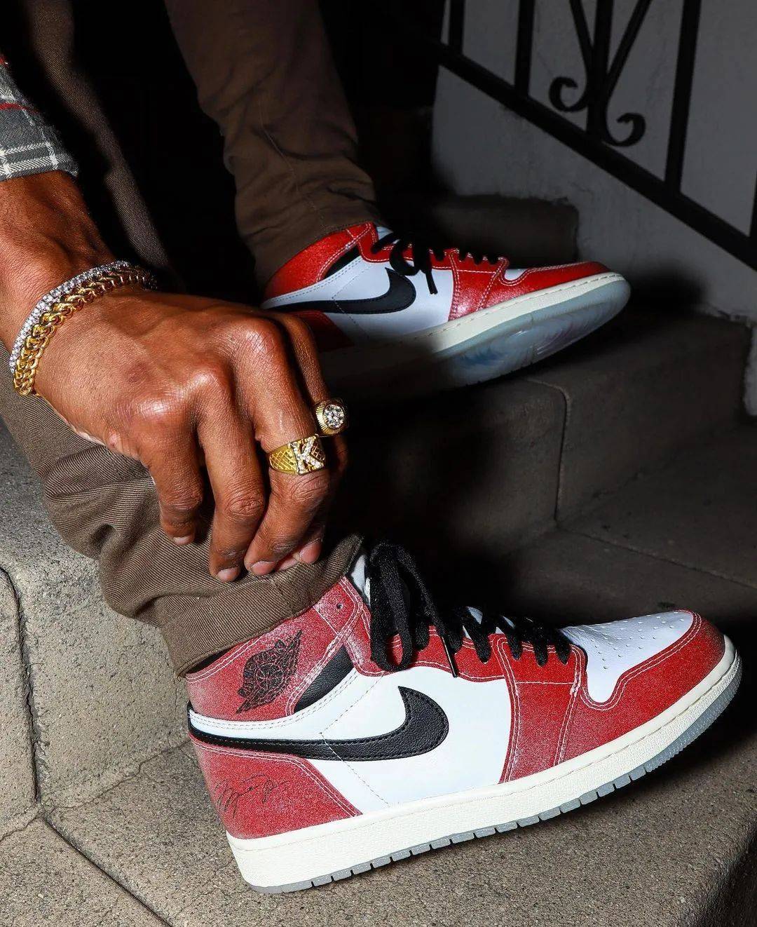 「暗黑芝加哥」aj1 首次曝光!这颜值越看越喜欢!