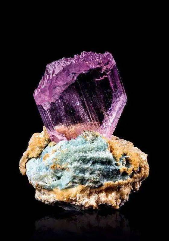 珠宝大课堂与薰衣草共舞紫锂辉石