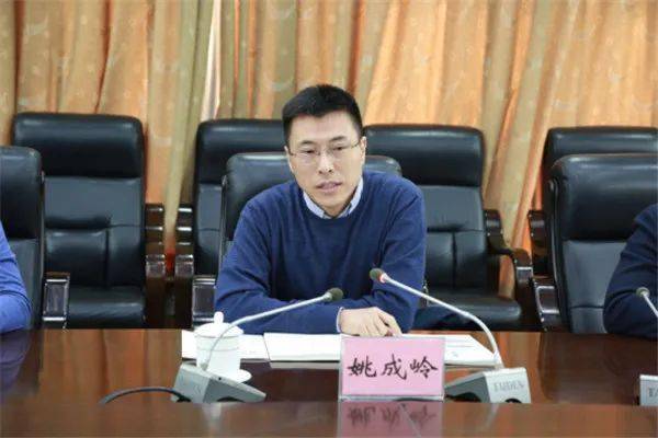 肖辉接待山东宝钜投资有限公司客商