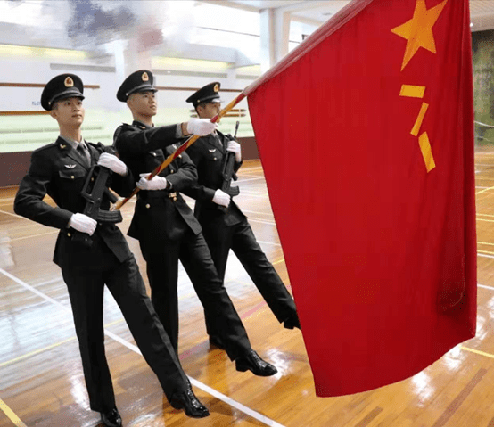 大学生,下一个优秀是不是你_驻港部队