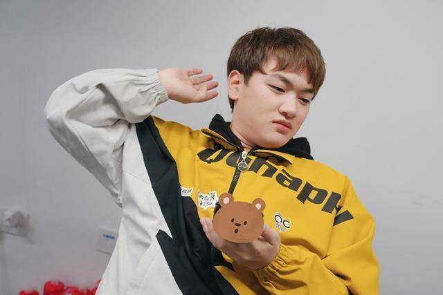 qg刺痛携4人挂牌,杰杰没走,这比ag六点六更意想不到_qghappy