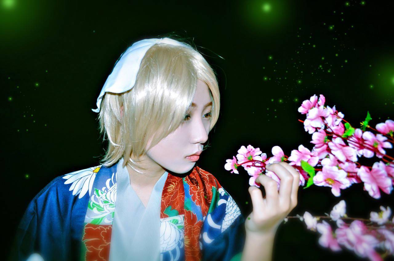 夏目贵志cosplay现我想保护的人们也在保护我所以我在累积着不习惯的