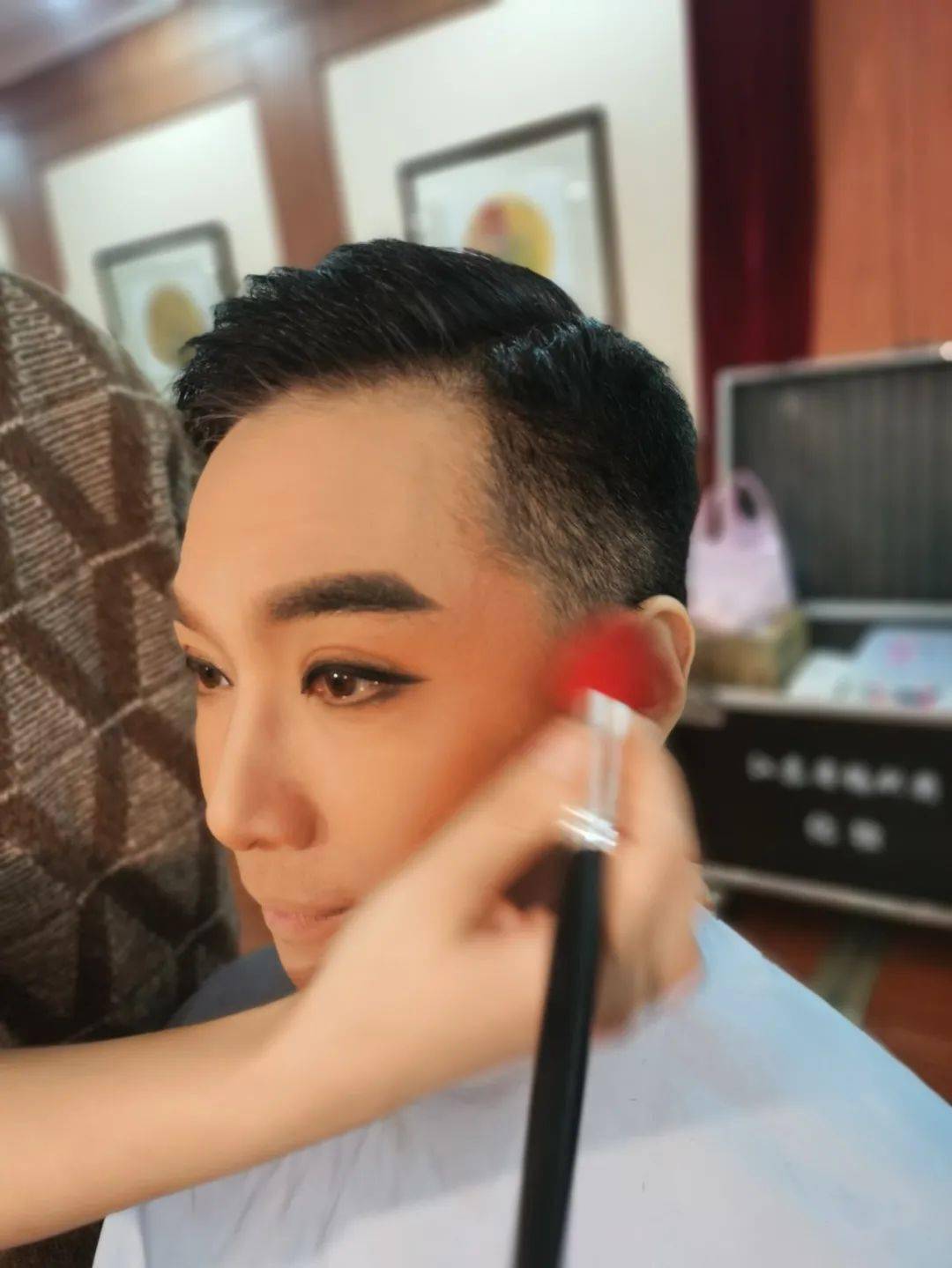 太神奇了,揭秘戏曲妆的全过程_化妆