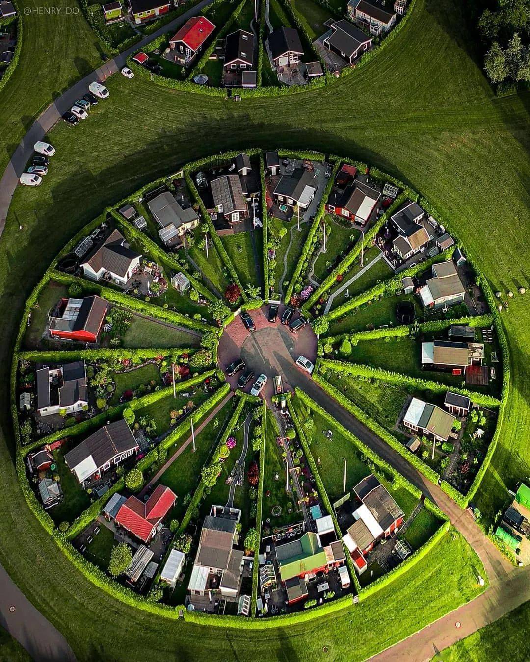 位于丹麦首都哥本哈根西部,布隆德比地区(br03ndby)的圆形花园社区