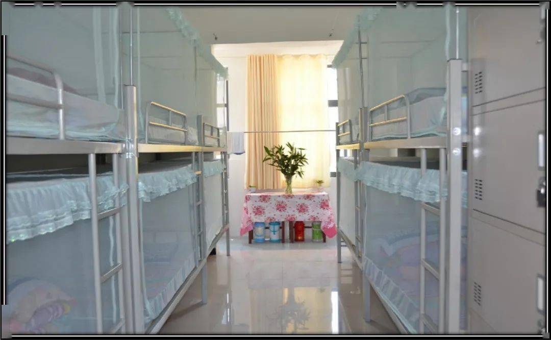 目前,三中上下同心同德,斗志昂扬,朝气蓬勃,砥砺前行……未来,我们将