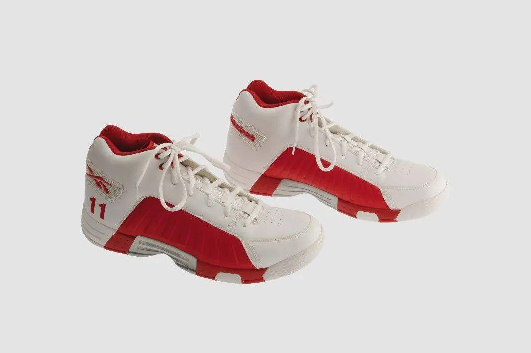 锐步90年代经典篮球鞋图片