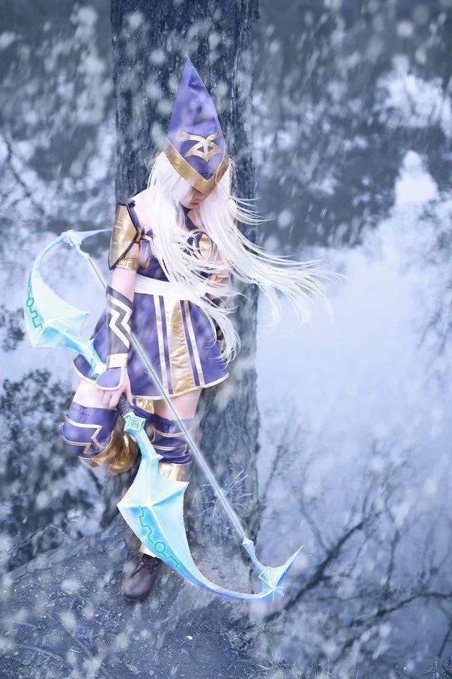 艾希cosplay "一个部族,一个民族,一个弗雷尔卓德