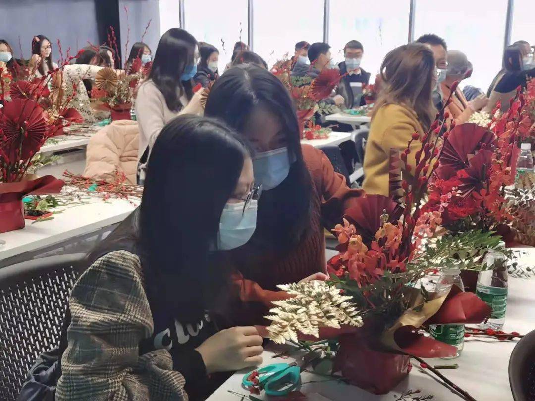 活动回顾 鲜花遇上新年红修剪甜蜜慢时光 人才