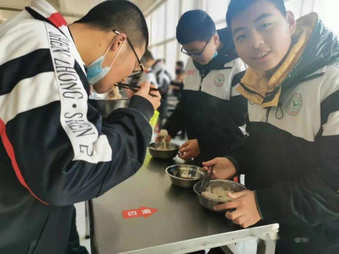 团建同舟共冀深情陪伴深州中学开展留校学生主题团建活动