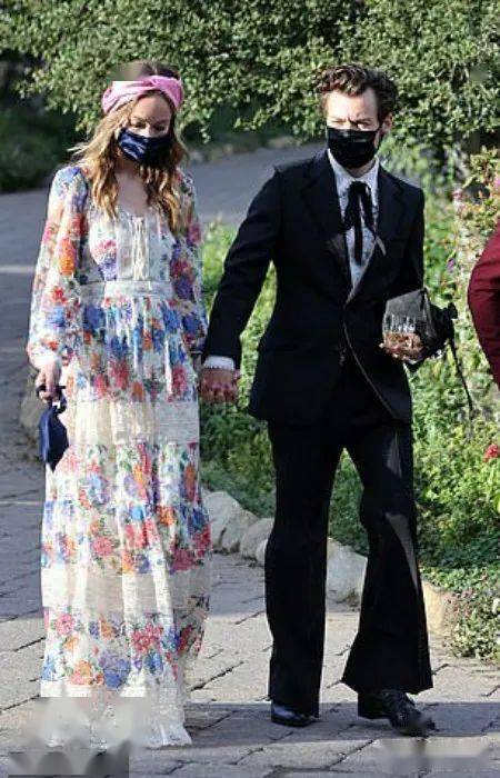 哈卷与新女友公开恋情又一对甜甜的姐弟恋