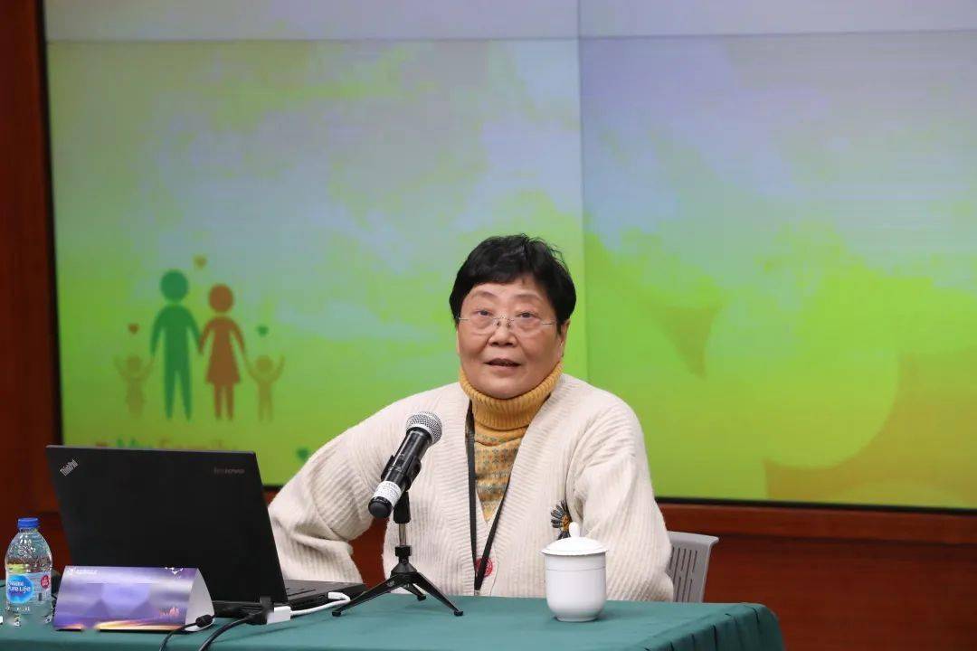 寒假生活怎么过陈默老师来支招上海家长学校开启2021年在线课堂第一讲