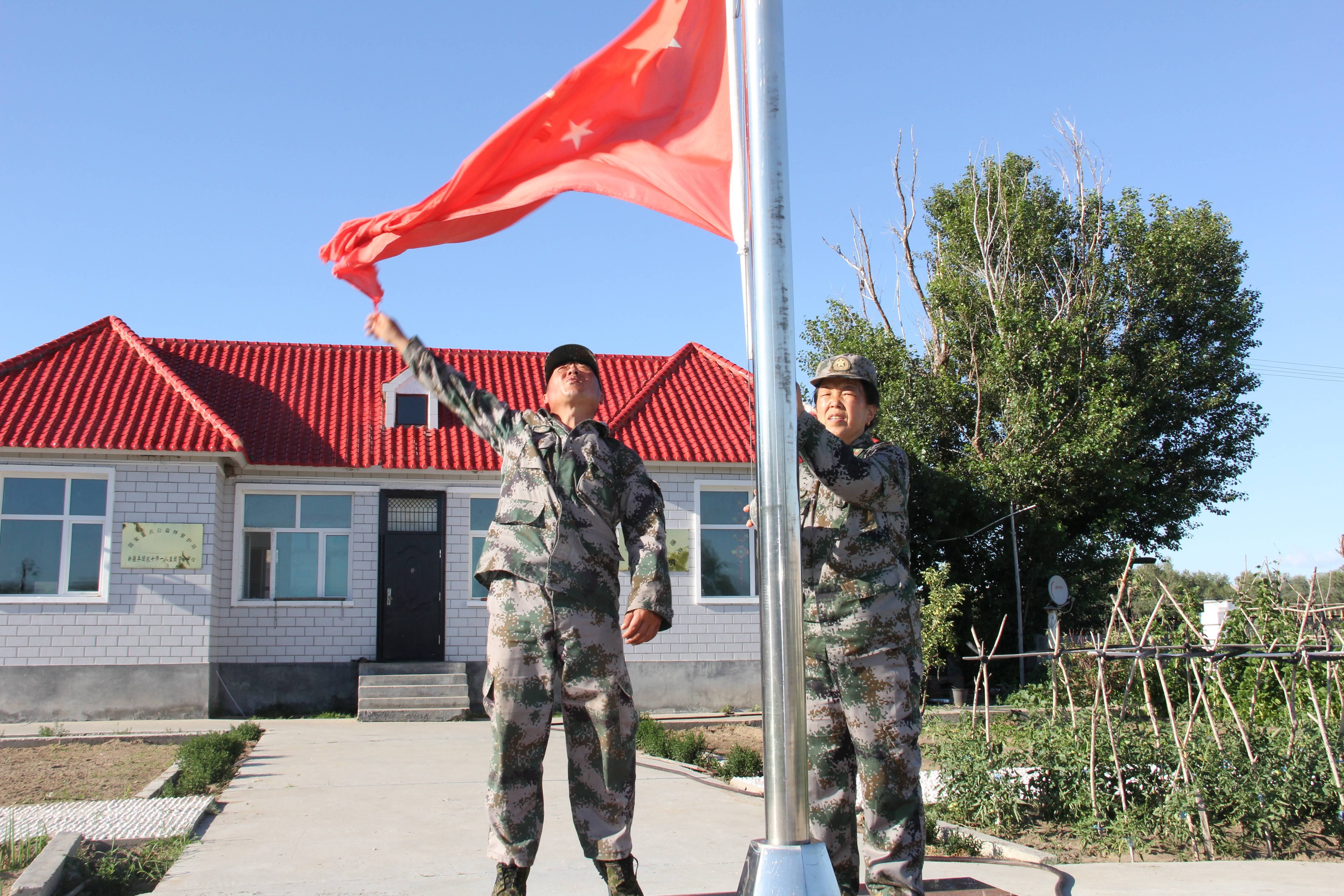 自驾中国最美边境国防公路G219 去新疆兵团追寻红色足迹