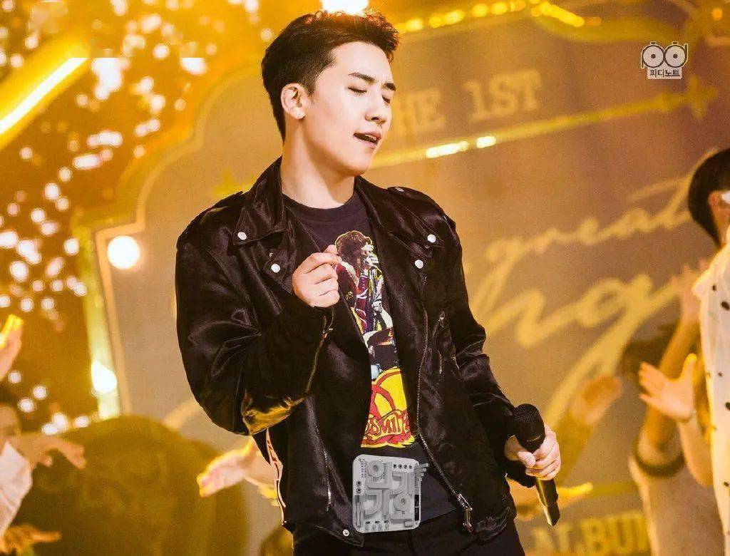 果然李汉娜又穿哥哥胜利的衣服