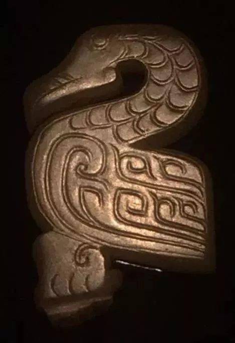 商代妇好墓动物形玉器眼睛雕琢技法