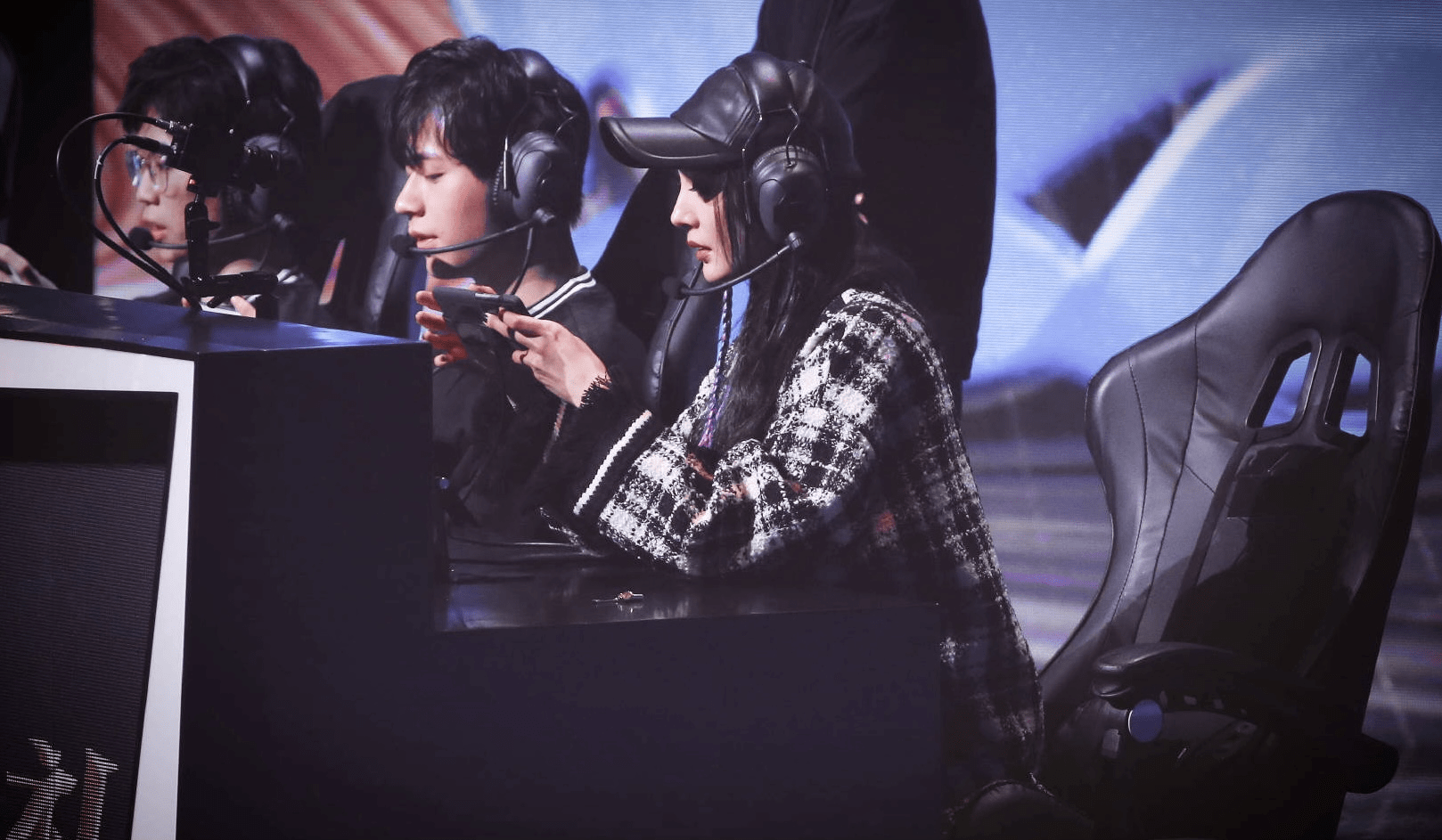 李现杨幂王者表演赛:李现韩商言本神峡谷靓仔,杨幂飞飞公主首秀被打