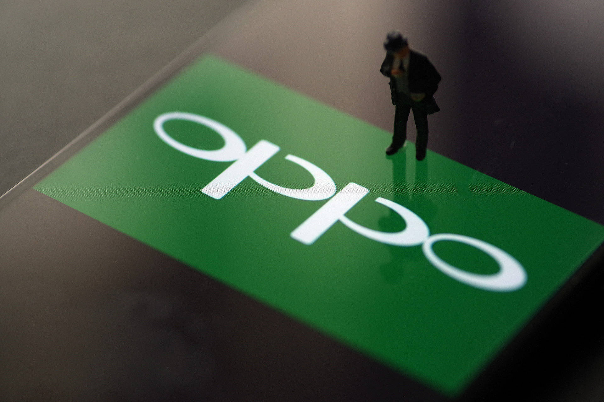 oppo被曝将员工赶出公司,回应加班制度称"不便透露"