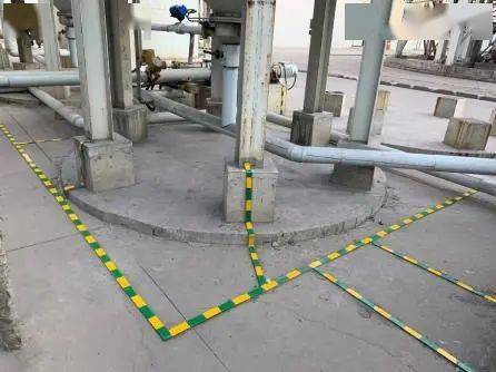 三期脱白接地排防腐亮化整治#5炉热风隔绝门刷漆整治#53氧化风机出口