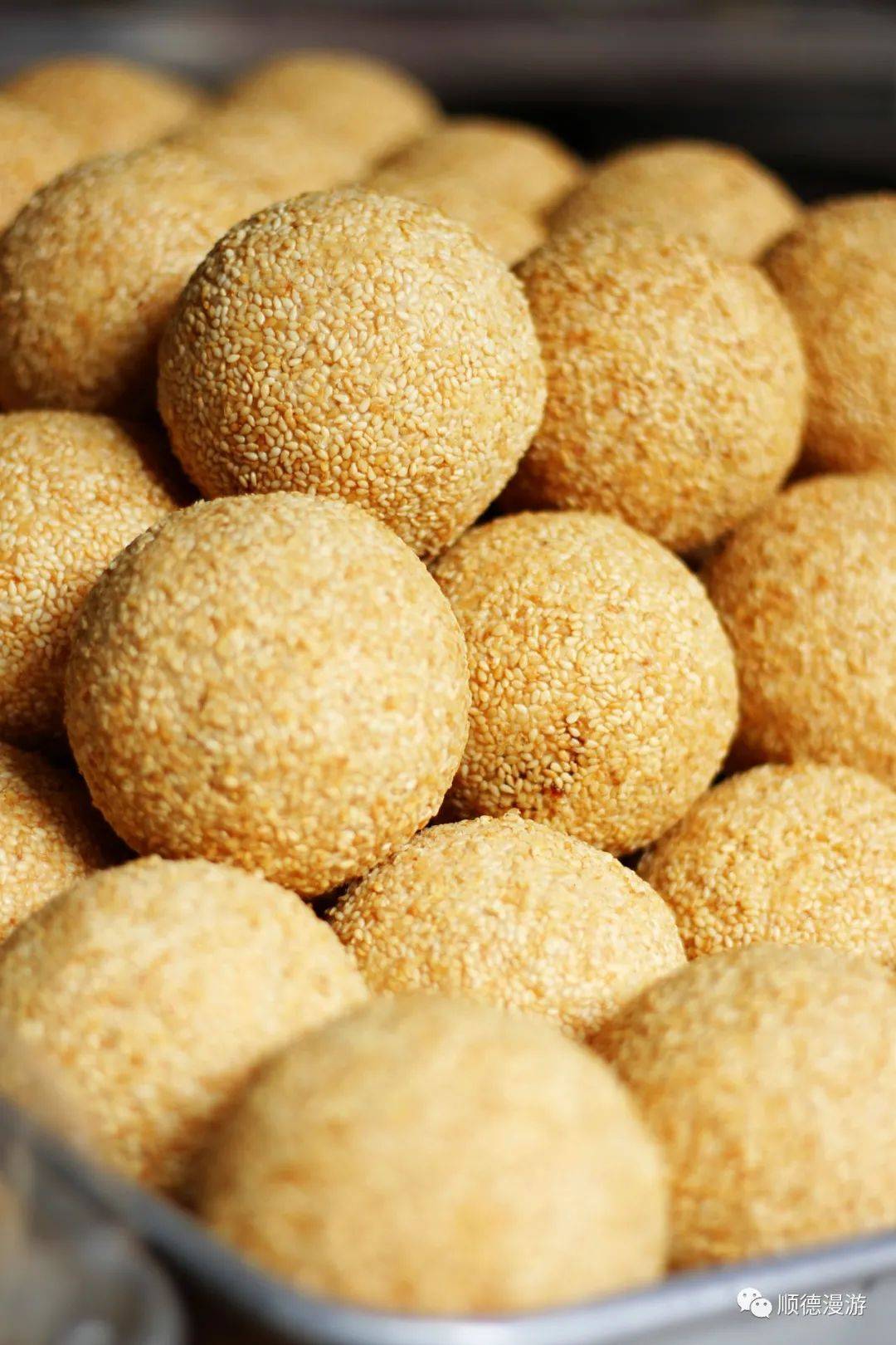 容奇旧马路办年货_煎堆