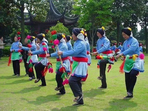 上海年俗文化打莲湘扯响铃