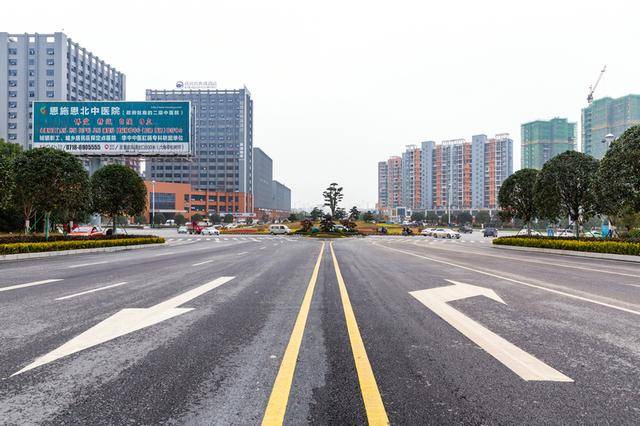 通车啦!恩施火车站焕新高大上