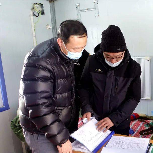 饶河农场有限公司严格执行居家隔离制度,公司领导带队例行督导检查