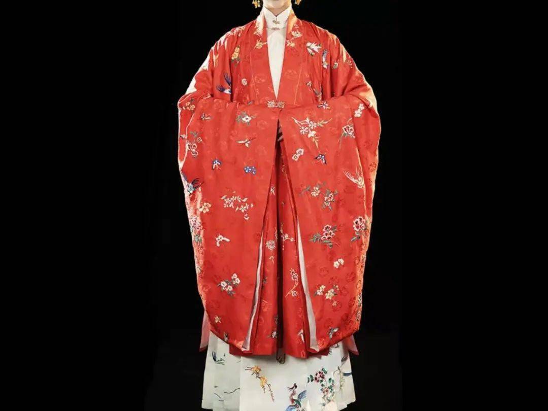始于衣冠,达于博远_汉服