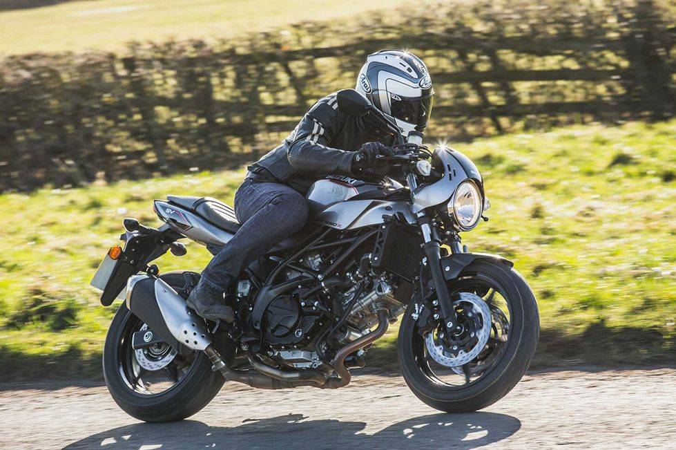 85800元/92800元,铃木经典中量级街车sv650/650x售价公布!