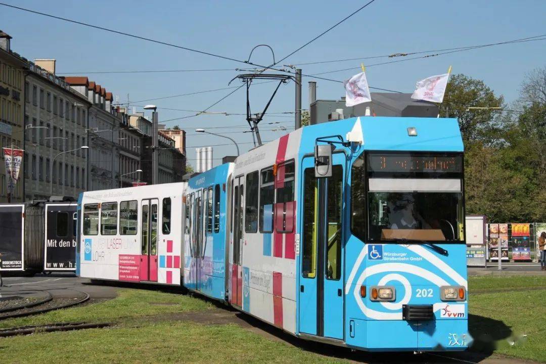 著名葡萄酒产地之一德国维尔茨堡的有轨电车