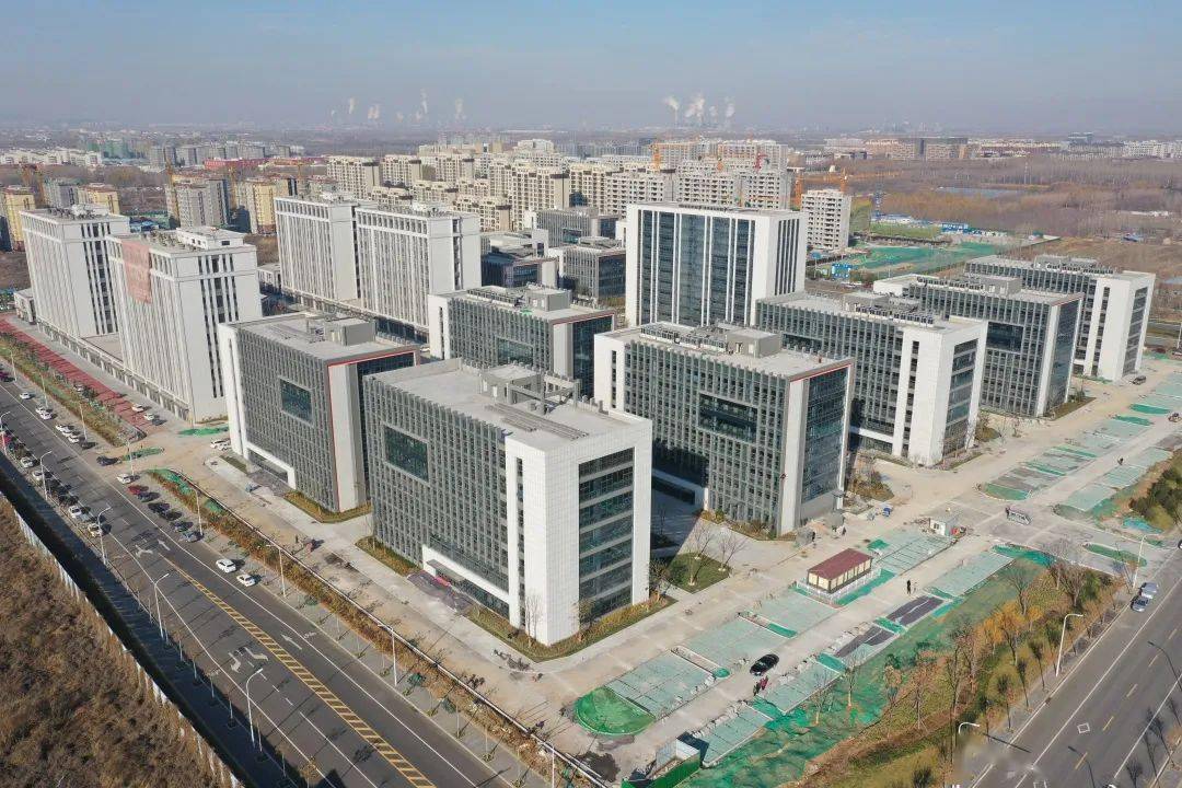 晶优光伏太阳能组件项目开工建设产业转型升级的速度快慢和质量高低