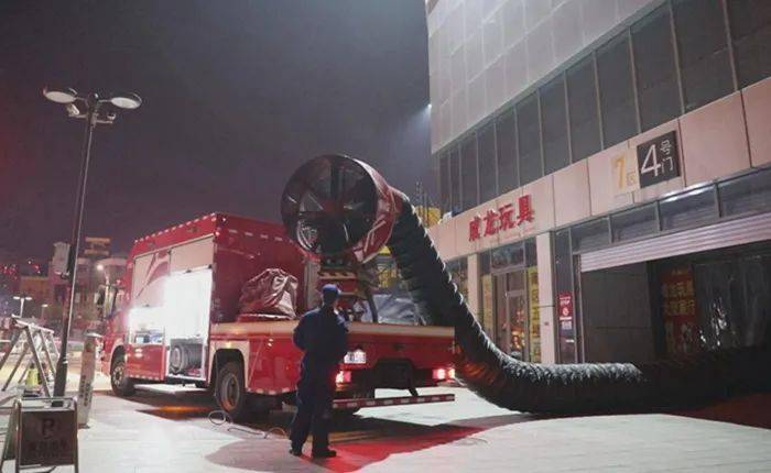 潍坊消防支队组织大型商业综合体及高层建筑灭火救援实战演练