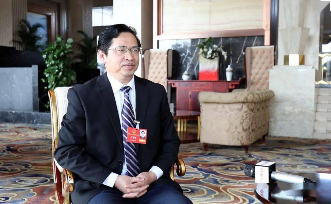 何善锦目标5000亿打响南康家具品牌