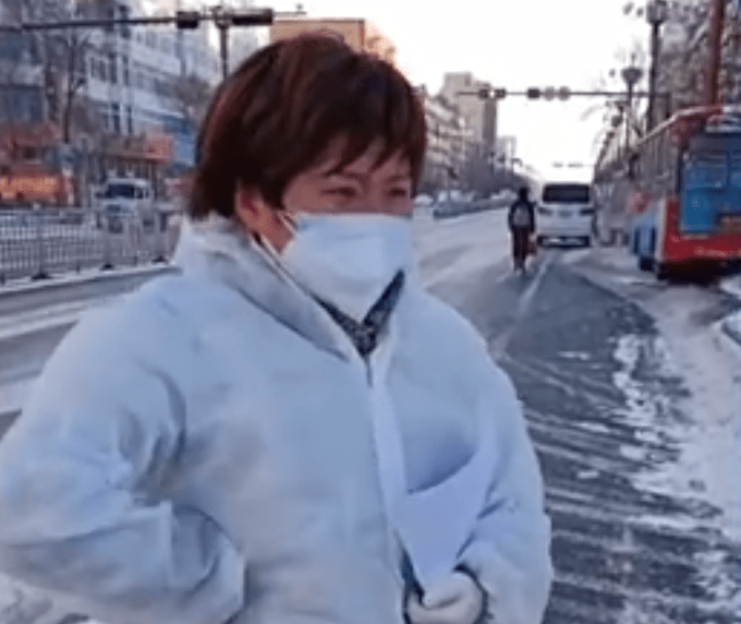 网格员哭到一半工作一来秒变坚强（图）