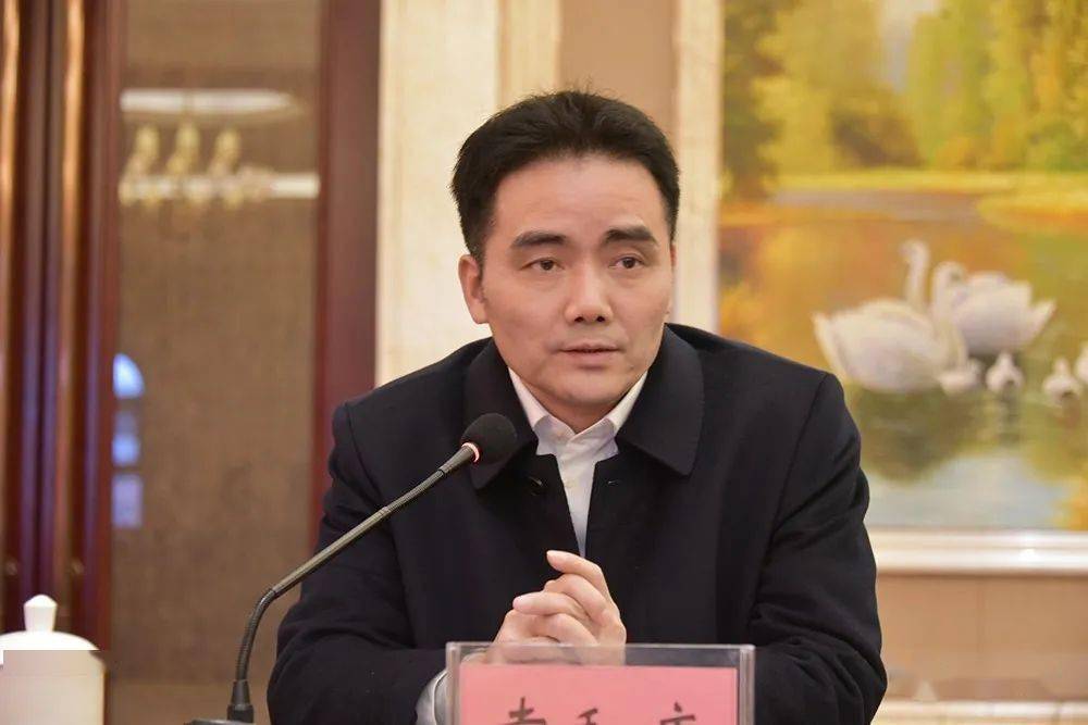 市委书记袁和庚在讲话中指出,感谢恩捷股份选择落户高安,相信高安,看