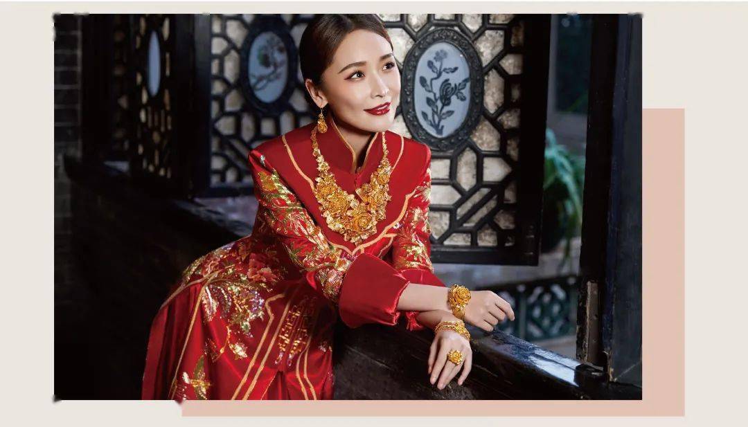 一场中式婚礼,一身凤冠霞帔,三生既定,一世浅笑嫣然,就这样美到心醉.