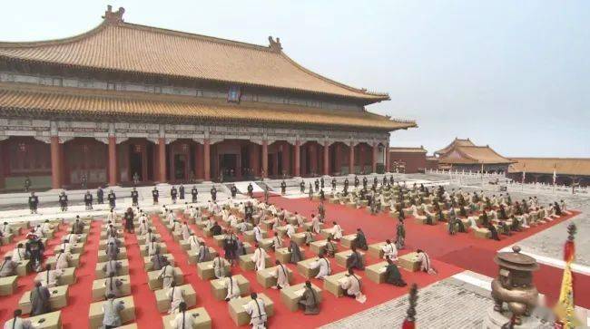 清朝最牛状元殿试时在考卷上写8字光绪看后落泪状元就他了