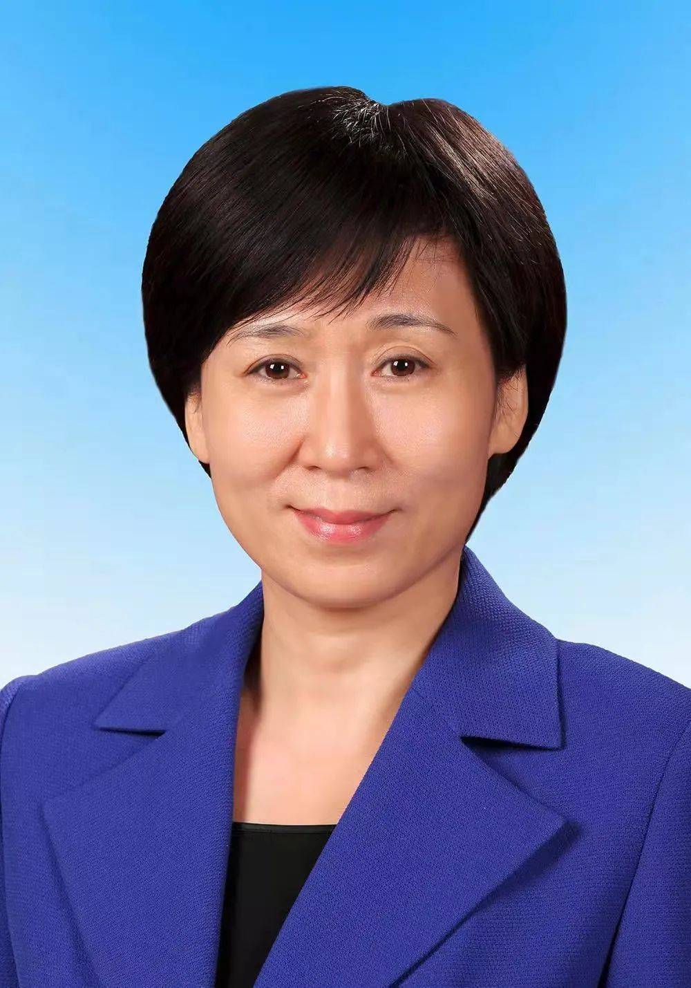 会议选举侯红为郑州市人民政府市长,蔡红为郑州市第十五届人民代表