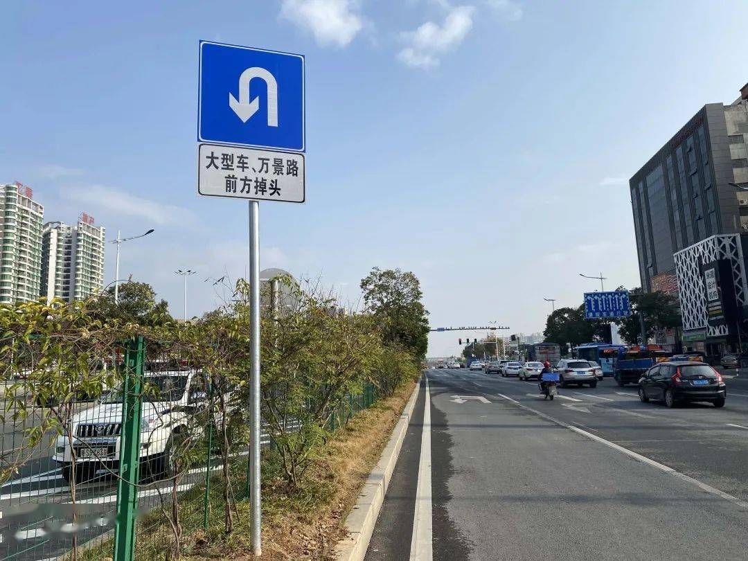 厚街又一路口启用新型车道违规行驶记分罚款