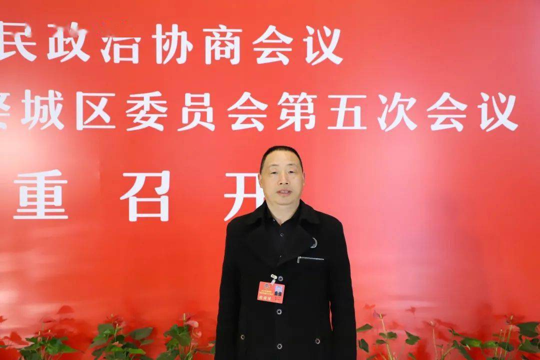 婺城区政协委员 陈立平陈立平是一名高级畜牧师,也是浙江美保龙种猪