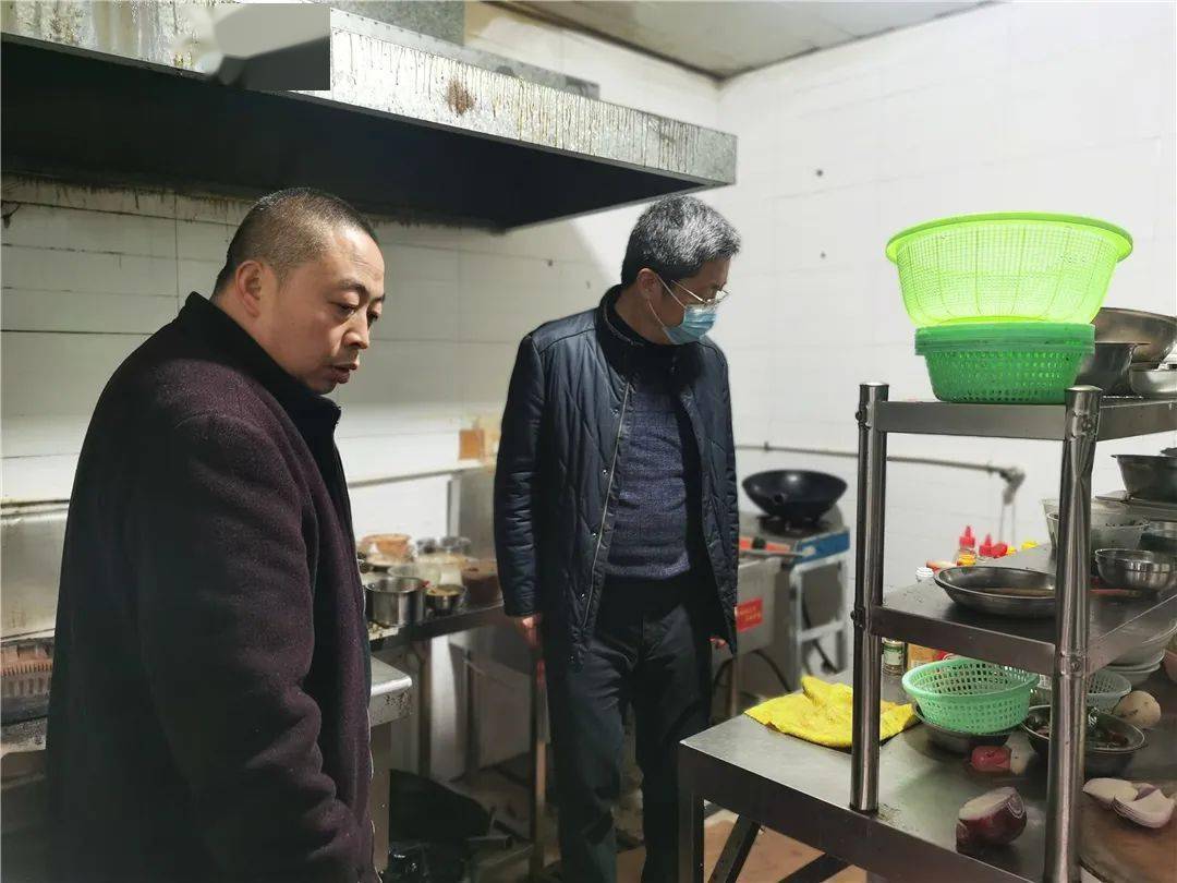 时刻绷紧疫情防控和安全生产这根弦!_季峰