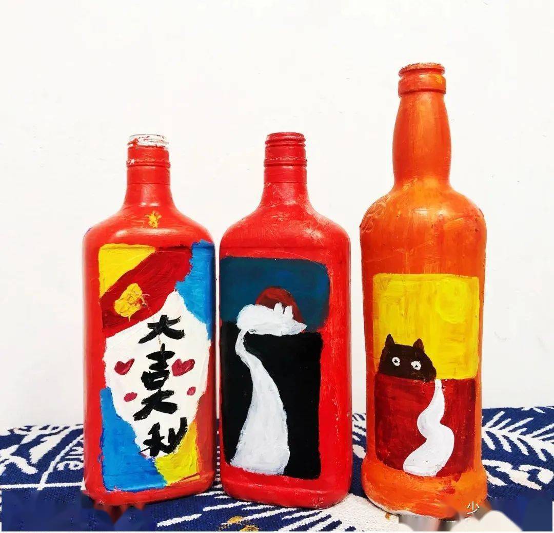 颜色粘度性,附着力高,不易掉色一般采用丙烯,水彩颜料上色较多画酒瓶