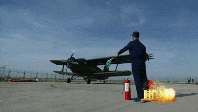 开着飞机去播种!这群空军官兵创造了人类治沙史上的奇迹