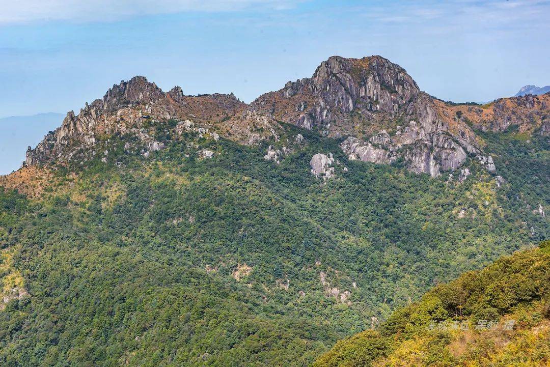 徒步穿越大东山石笋岭不愧是广东最峻美山峰