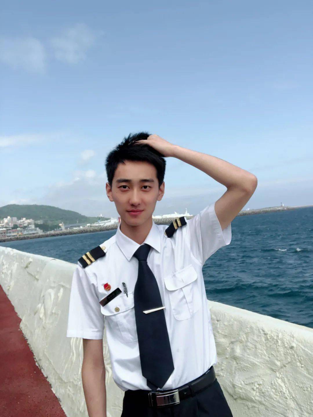 春秋航空空少陈梓轩感谢西航和春秋让梦想走进现实