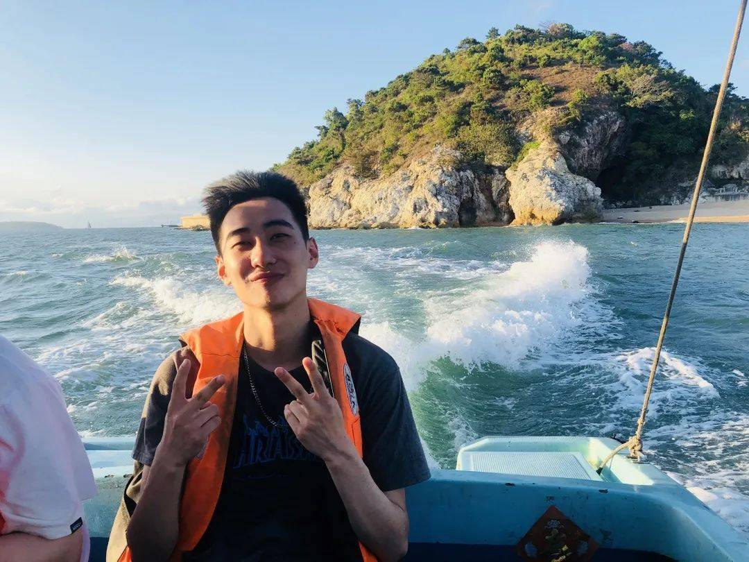 春秋航空空少陈梓轩感谢西航和春秋让梦想走进现实