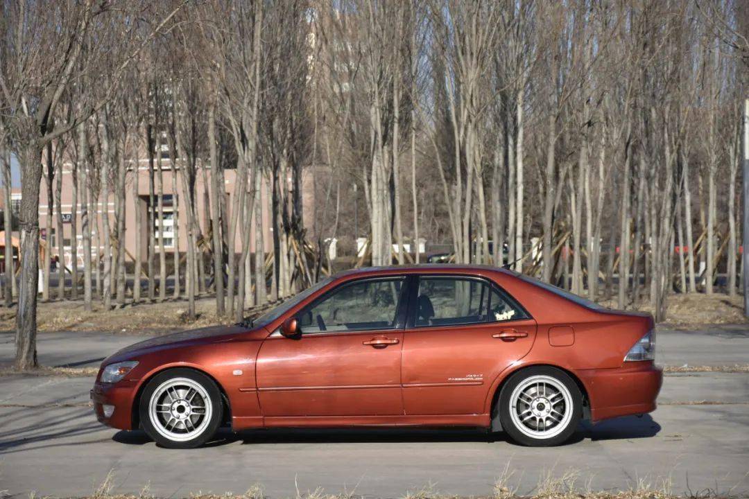 出售:雷克萨斯 is200 (丰田altezza rs200)