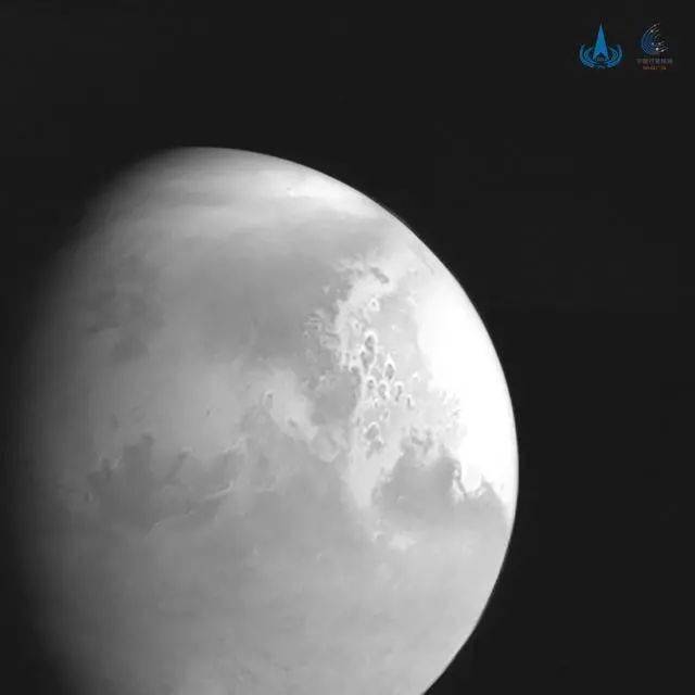 距离|“天问一号”传回首幅火星图像！