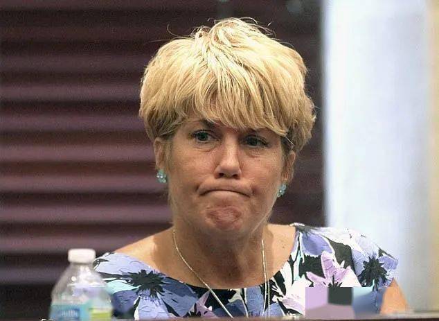 3500天后那个全美最恶毒的女人又出来恶心人了