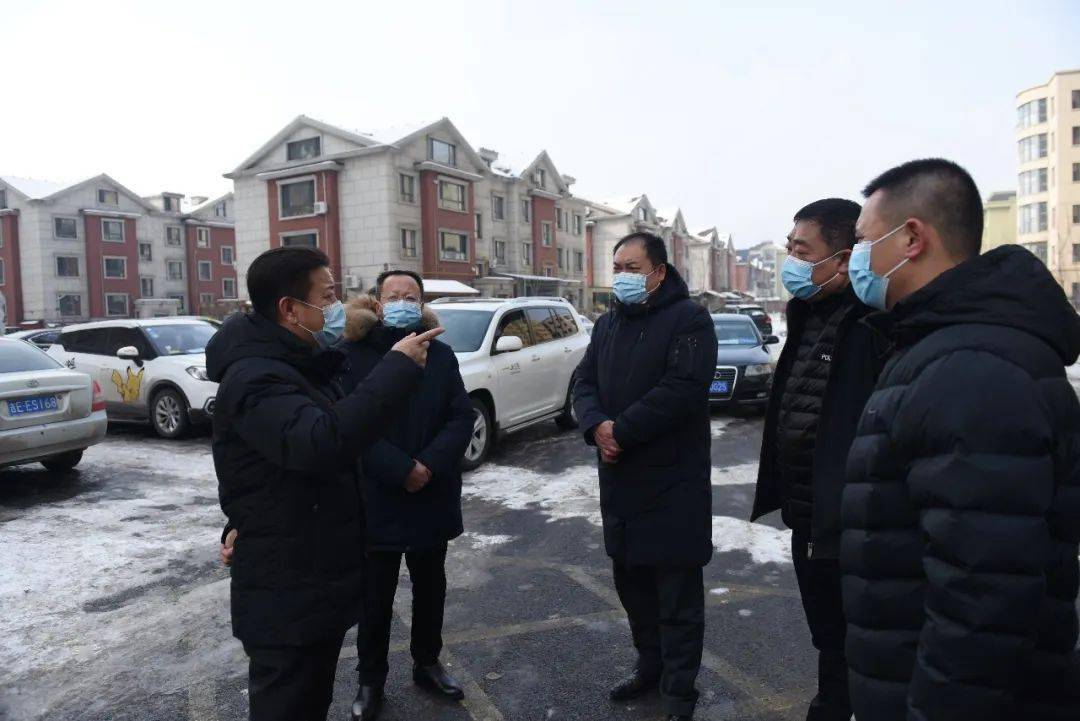 纪凯平到高新区六合盛小区检查指导疫情防控工作
