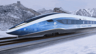 京张高铁是第一条采用中国自主研发的北斗卫星导航系统,设计时速为每